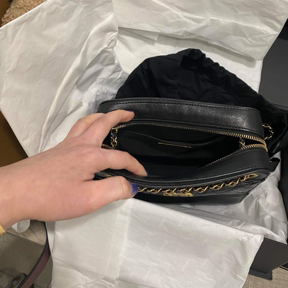 *100% authentic* Chanel bag - Picture 2 of 7